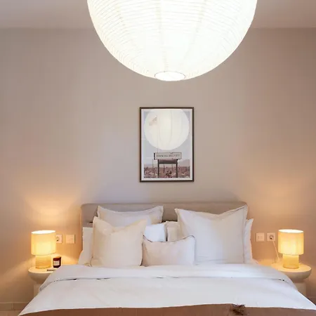 Chic And Modern With Yard Ldem1-2 Appartamento