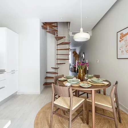 Chic And Modern With Yard Ldem1-2 アパート *