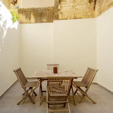 Chic And Modern With Yard Ldem1-2 *