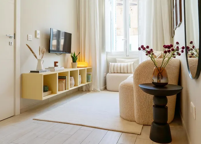 Chic And Modern With Yard Ldem1-2