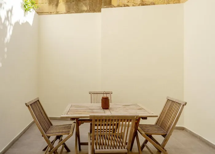 Chic And Modern With Yard Ldem1-2 *